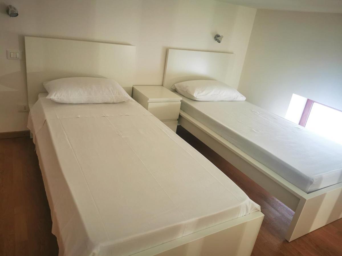Guru House B&B Apartments มิลาซโซ ภายนอก รูปภาพ