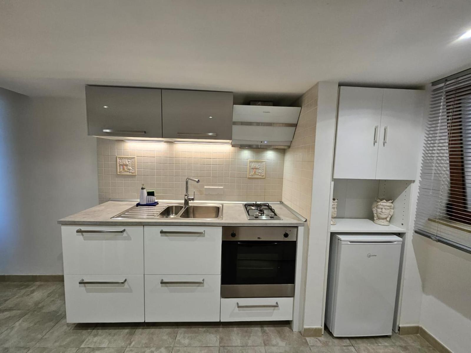 Guru House B&B Apartments มิลาซโซ ภายนอก รูปภาพ
